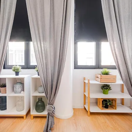 Nomad's Bolhao Market & Metro Station Apartment